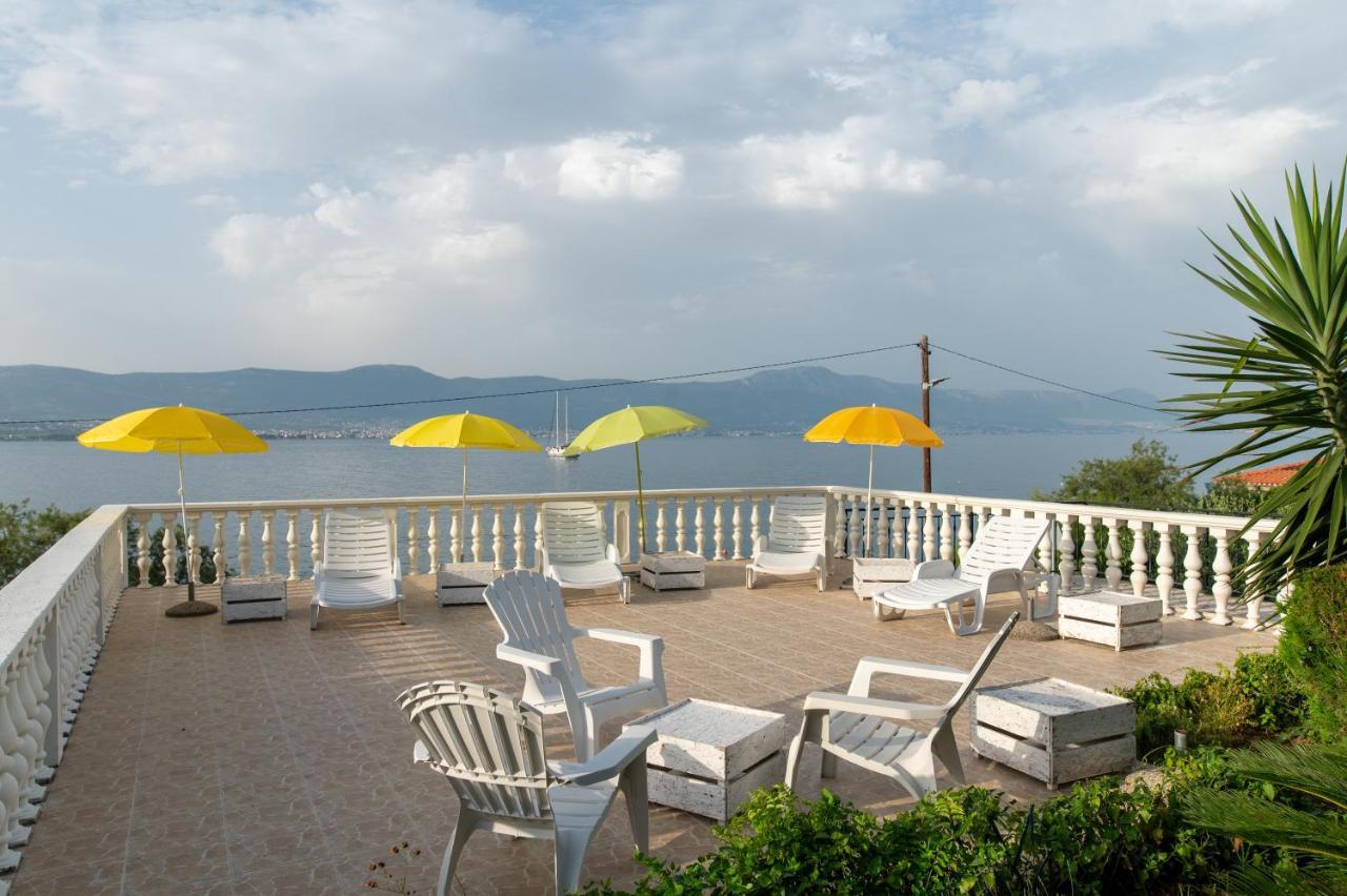 Villa Fjaba - By The Sea - With The Big Terraces & Great Sea View Trogir Eksteriør bilde