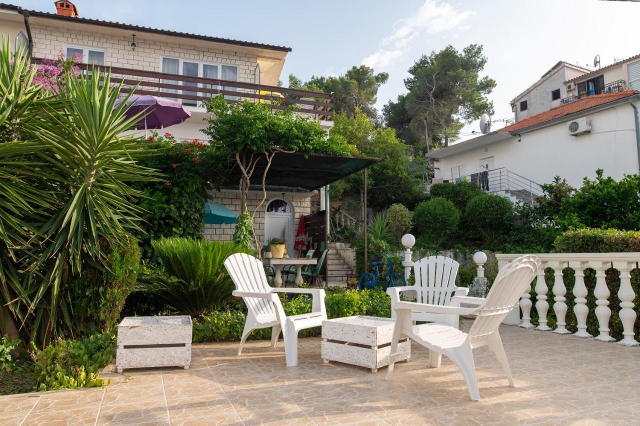 Villa Fjaba - By The Sea - With The Big Terraces & Great Sea View Trogir Eksteriør bilde