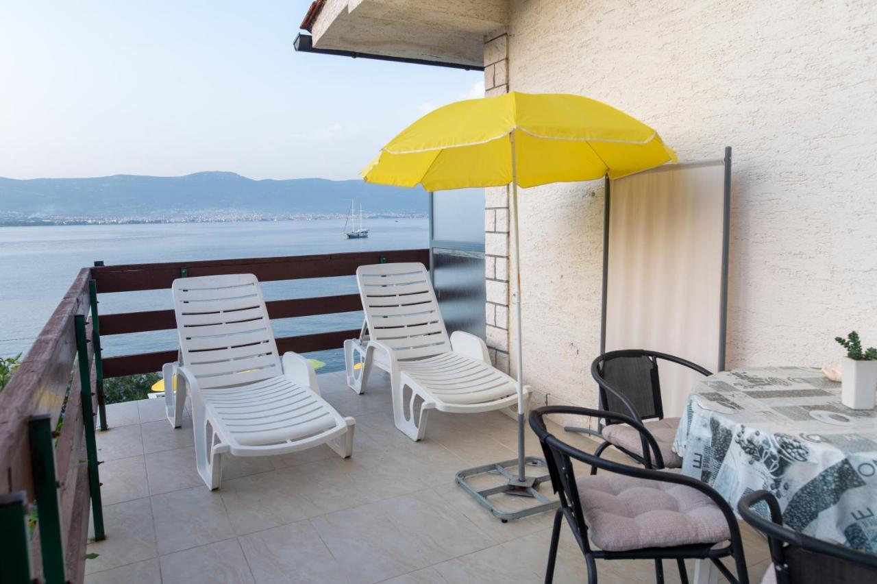 Villa Fjaba - By The Sea - With The Big Terraces & Great Sea View Trogir Eksteriør bilde