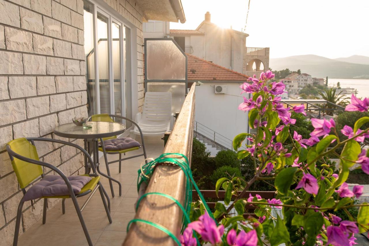 Villa Fjaba - By The Sea - With The Big Terraces & Great Sea View Trogir Eksteriør bilde