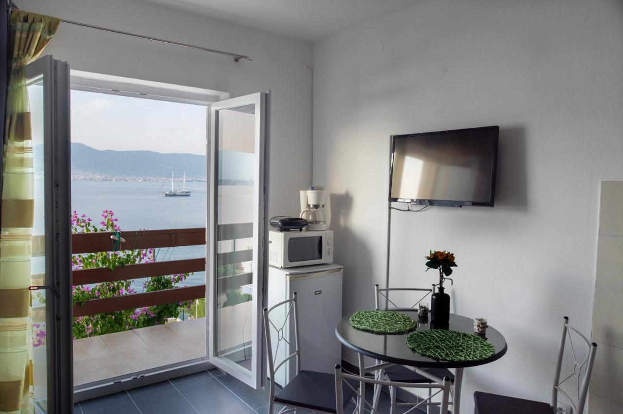 Villa Fjaba - By The Sea - With The Big Terraces & Great Sea View Trogir Eksteriør bilde