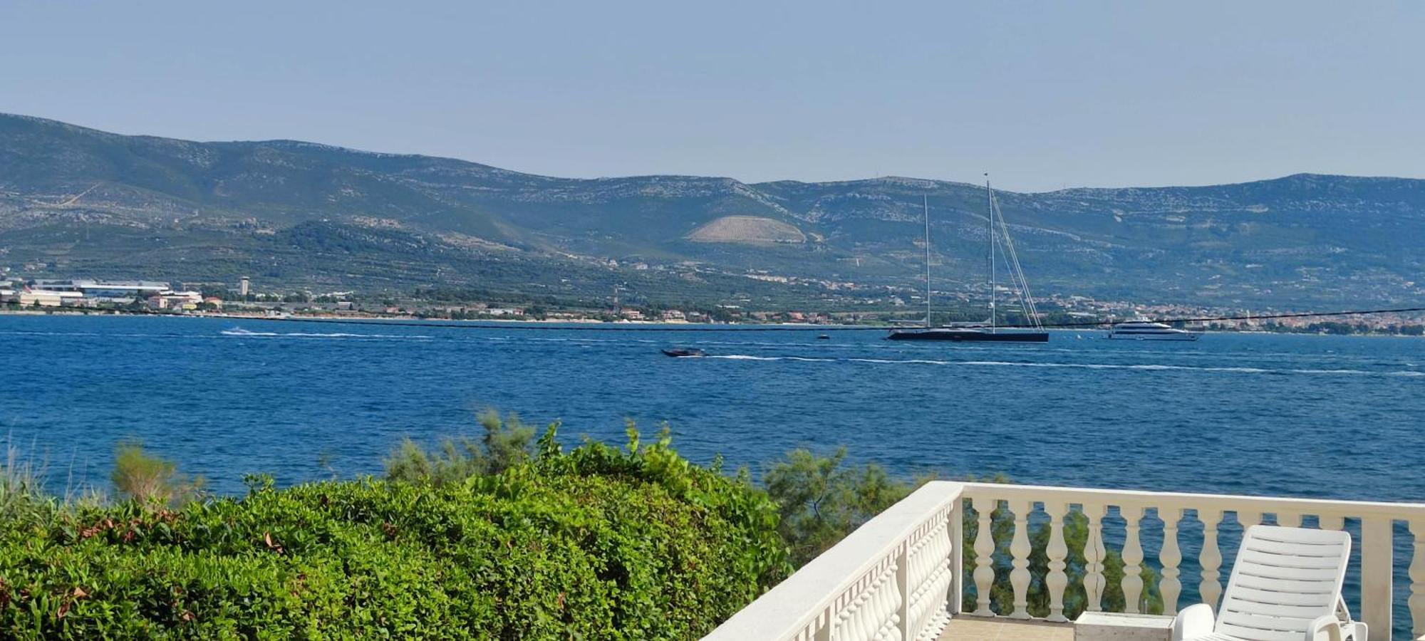 Villa Fjaba - By The Sea - With The Big Terraces & Great Sea View Trogir Eksteriør bilde